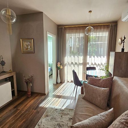 Bright Inn - Holiday & Business Apartment صوفيا المظهر الخارجي الصورة